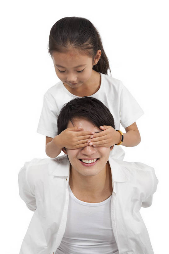 东方人,婴儿,儿童,中年人,两个人,家庭,父亲,女儿,站,坐,盘腿,微笑,竖图,彩色,室内,白天,抠图,白色背景,正面,时尚,幸福,纯洁,广州,中国,图片,休闲装,小孩,小女孩,背着,站着,休闲,健康,温馨,父女,活力,可爱,童趣,遮,遮掩,摄影,活泼,生活方式,掩盖,遮挡,亲近,亲情,宝宝,纯真,烂漫,无邪,遮盖,掩饰,乐观,伶俐,天真,男孩,男人,男性,年轻男性,女孩,亚洲人,中国人,孩子,年轻人,盘腿而坐,盘膝,盘着腿的,盘着腿坐,双腿交叉,站立,坐着,半身,影棚拍摄,爱,高兴,愉快,男生,bj174