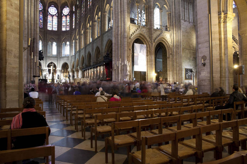 教堂,横图,彩色,室内,白天,旅游,度假,名胜古迹,标志建筑,城市,地标,建筑,法国,巴黎,巴黎圣母院,遗迹,图片,窗,屋顶,景观,建筑群,古典,古迹,文物,娱乐,建设,古建筑,大堂,地标建筑,祈祷,享受,休闲,旅游胜地,放松,摄影,文明,教徒,古文明,世界文化遗产,古代文明,旅行,传统文化,bj174