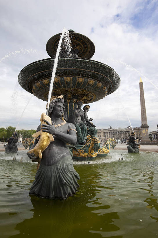 广场,竖图,彩色,室外,白天,旅游,度假,美景,名胜古迹,标志建筑,城市,道路,地标,建筑,街道,路,喷泉,公路,雕塑,法国,巴黎,遗迹,艺术,雕像,图片,景观,水池,建筑群,交通,古典,古迹,文物,娱乐,建设,古建筑,地标建筑,享受,休闲,旅游胜地,景色,放松,竖,摄影,文明,古文明,世界文化遗产,协和广场,马路,旅行,传统文化,bj174