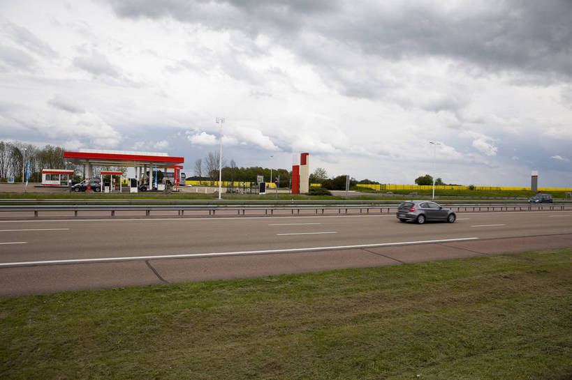 横图,彩色,室外,白天,旅游,田园,道路,高速公路,公路,汽车,法国,图片,景观,交通,平原,摄影,文明,旅行,bj174