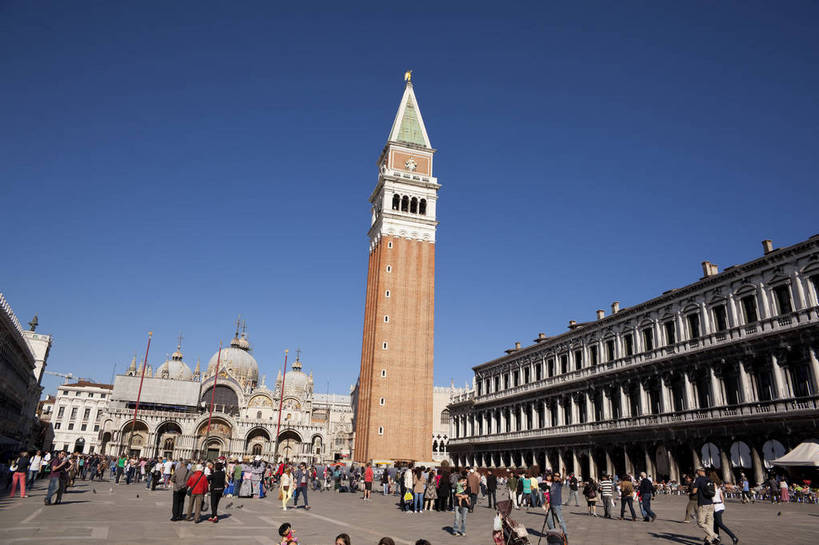 广场,教堂,横图,彩色,室外,白天,旅游,度假,名胜古迹,标志建筑,地标,建筑,意大利,威尼斯,游客,遗迹,图片,建筑群,尖顶,古典,古迹,文物,娱乐,建设,古建筑,圆顶,地标建筑,享受,休闲,旅游胜地,放松,摄影,文明,古文明,世界文化遗产,圣马可广场,旅行,传统文化,bj174