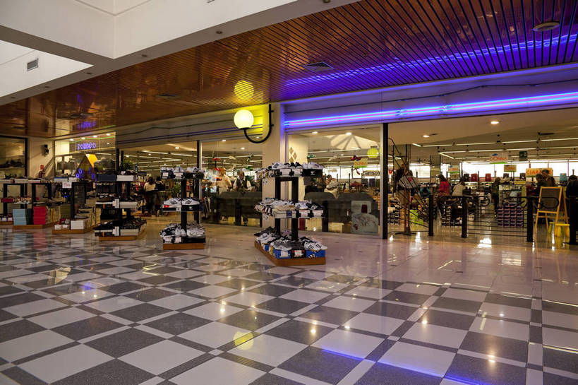 无人,商店,横图,彩色,室内,白天,旅游,超市,橱窗,建筑,商场,意大利,威尼斯,图片,辉煌,现代建筑,摄影,经济,文明,发展,繁荣,购物中心,bj174