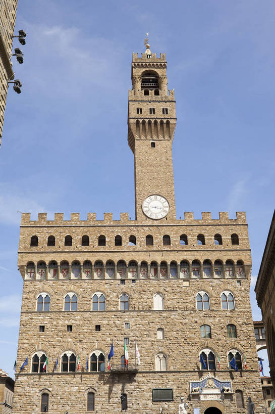 竖图,彩色,室外,特写,白天,旅游,度假,名胜古迹,标志建筑,地标,建筑,意大利,佛罗伦萨,欧洲,遗迹,图片,建筑群,钟楼,古典,古迹,文物,娱乐,建设,古建筑,地标建筑,享受,休闲,旅游胜地,放松,竖,摄影,托斯卡纳,南欧,文明,古文明,世界文化遗产,意大利共和国,首府,维琪奥王宫,王宫,百花之城,翡冷翠,托斯卡纳大区,米开朗基罗广场,韦奇奥宫,旅行,传统文化,佛罗伦斯,佛罗伦斯省,bj174