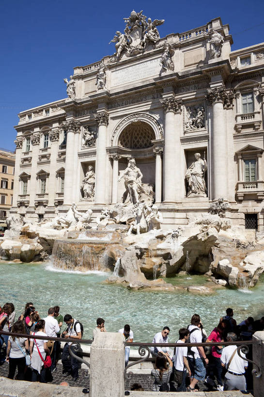 竖图,彩色,室外,白天,旅游,度假,名胜古迹,标志建筑,地标,建筑,喷泉,雕塑,意大利,罗马,游客,遗迹,雕像,图片,古城,建筑群,古典,古迹,文物,娱乐,建设,古建筑,地标建筑,享受,休闲,旅游胜地,放松,竖,摄影,文明,古文明,世界文化遗产,许愿池,旅行,传统文化,bj174