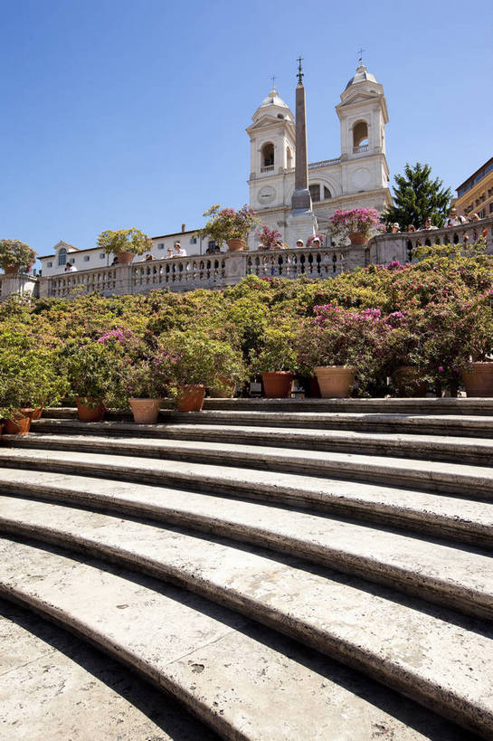 广场,竖图,彩色,室外,白天,旅游,度假,名胜古迹,标志建筑,地标,建筑,意大利,罗马,遗迹,花坛,图片,古城,建筑群,古典,古迹,文物,娱乐,建设,古建筑,西班牙广场,地标建筑,享受,休闲,旅游胜地,放松,竖,摄影,文明,古文明,世界文化遗产,旅行,传统文化,bj174