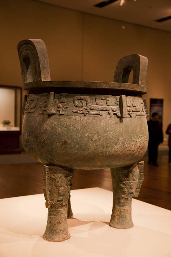 无人,博物馆,竖图,彩色,室内,白天,旅游,建筑,金属制品,北京,中国,金属,图片,艺术品,辉煌,文物,现代建筑,国家博物馆,竖,摄影,经济,古董,展览,鼎,文明,中国文化,发展,青铜,东城区,中国国家博物馆,青铜器,繁荣,青铜制品,子龙青铜鼎,bj174