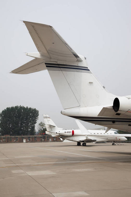 机场,竖图,彩色,室外,特写,白天,商务,飞机,建筑,北京,中国,图片,交通,航空,交通工具,运输,摄影,经济,客机,载具,公共场所,发展,繁荣,私人飞机,bj174