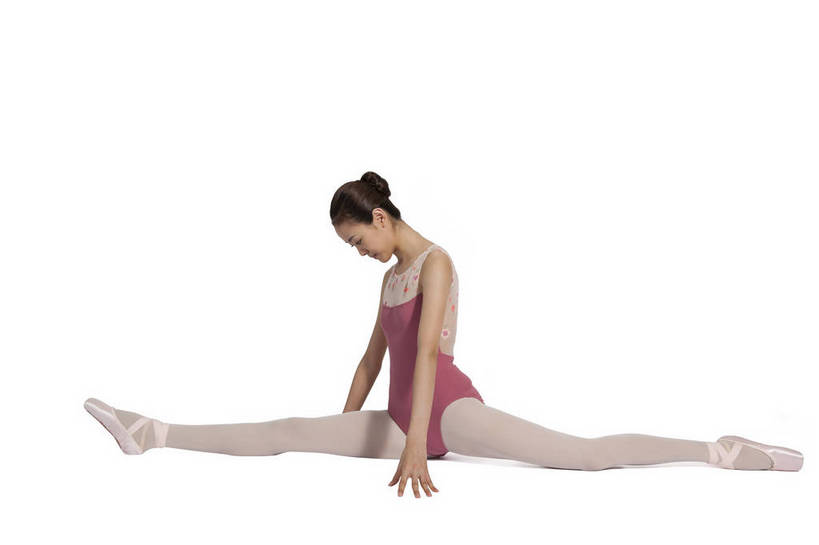 东方人,横图,彩色,室内,白天,侧面,时尚,跳舞,热情,芭蕾,北京,中国,仅一个人,表演,图片,健康,活力,可爱,美女,平衡,自信,摄影,劈腿,青春,优雅,紧身衣,优美,舞蹈服,弹性,乐观,技能,年轻女性,女人,女性,亚洲人,中国人,年轻人,舞蹈演员,全身,影棚拍摄,愉快,舞蹈,bj174