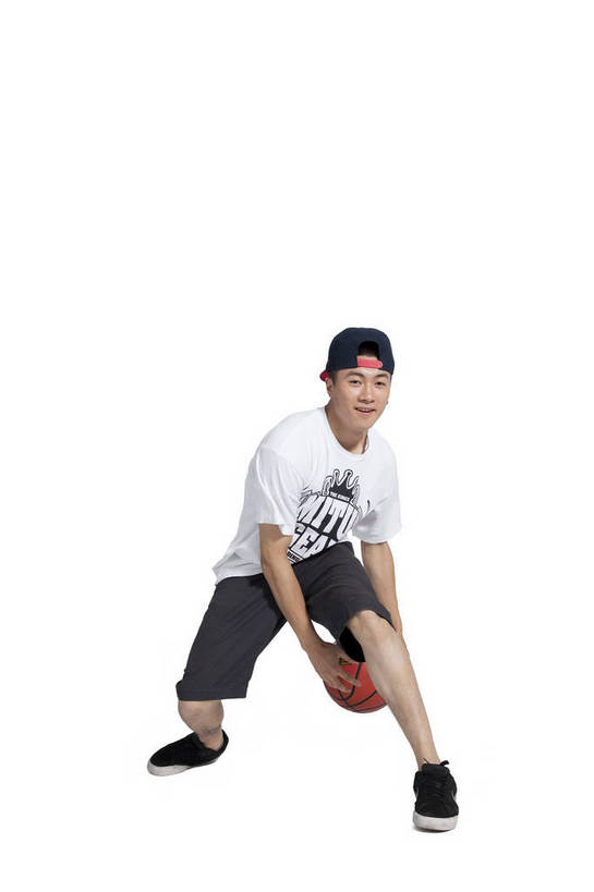 东方人,竖图,彩色,室内,白天,正面,时尚,跳舞,热情,运动,篮球,北京,中国,仅一个人,运球,图片,街头,玩,休闲装,健康,个性,活力,激情,平衡,竖,摄影,技巧,青春,街舞,酷,嘻哈,弹性,动感,技能,男人,男性,年轻男性,亚洲人,中国人,年轻人,全身,影棚拍摄,愉快,舞蹈,bj174