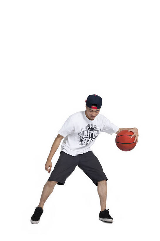 东方人,竖图,彩色,室内,白天,正面,时尚,跳舞,热情,运动,篮球,北京,中国,仅一个人,运球,图片,街头,玩,休闲装,健康,个性,活力,激情,平衡,竖,摄影,技巧,青春,街舞,酷,嘻哈,弹性,动感,技能,男人,男性,年轻男性,亚洲人,中国人,年轻人,全身,影棚拍摄,愉快,舞蹈,bj174