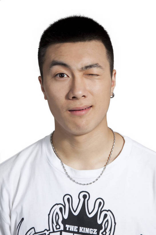 东方人,五官,脸,竖图,彩色,室内,白天,正面,时尚,热情,北京,中国,仅一个人,图片,街头,休闲装,健康,表情,鬼脸,吐舌,个性,活力,竖,摄影,头像,青春,酷,嘻哈,男人,男性,年轻男性,亚洲人,中国人,年轻人,面部,影棚拍摄,愉快,bj174