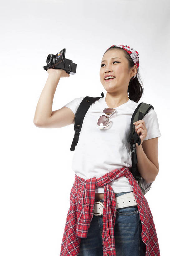 东方人,站,竖图,彩色,室内,白天,抠图,白色背景,侧面,时尚,热情,北京,中国,仅一个人,图片,摄像机,背包,享受,休闲服,活力,可爱,美女,竖,自信,摄像,摄影,生活方式,录像机,摄影机,青春,轻松,录像,乐观,年轻女性,女人,女性,亚洲人,中国人,年轻人,半身,影棚拍摄,健身,旅行,愉快,拍摄,bj174