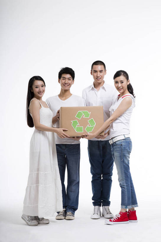 东方人,四个人,伙伴,站,竖图,彩色,室内,白天,抠图,白色背景,正面,侧面,时尚,合作,团队,北京,中国,图片,纸箱,许多人,一群人,休闲,休闲服,活力,可爱,美女,竖,摄影,生活方式,托着,青春,同伴,乐观,友情,男人,男性,年轻男性,年轻女性,女人,女性,亚洲人,中国人,年轻人,全身,影棚拍摄,高兴,愉快,bj174