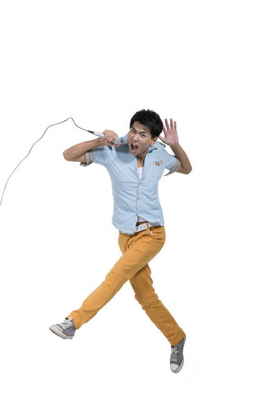 东方人,一个人,跳,竖图,彩色,室内,白天,抠图,白色背景,侧面,时尚,北京,中国,图片,休闲,休闲服,活力,可爱,竖,唱歌,摄影,生活方式,青春,手舞足蹈,乐观,男人,男性,年轻男性,亚洲人,中国人,年轻人,全身,影棚拍摄,高兴,愉快,bj174