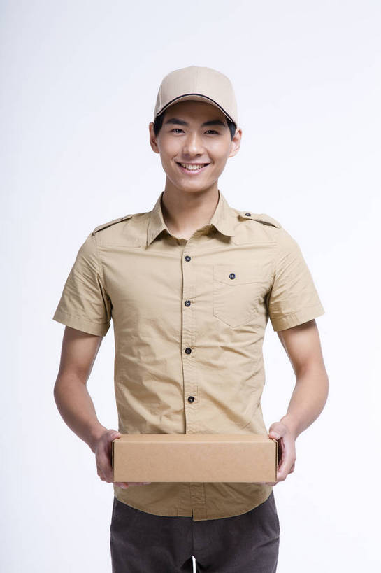 东方人,一个人,站,竖图,彩色,室内,白天,抠图,白色背景,正面,工作服,北京,中国,工作,图片,职业装,盒子,快递员,职业,休闲,活力,可爱,竖,摄影,青春,送货,乐观,男人,男性,年轻男性,亚洲人,中国人,年轻人,半身,影棚拍摄,高兴,愉快,bj174