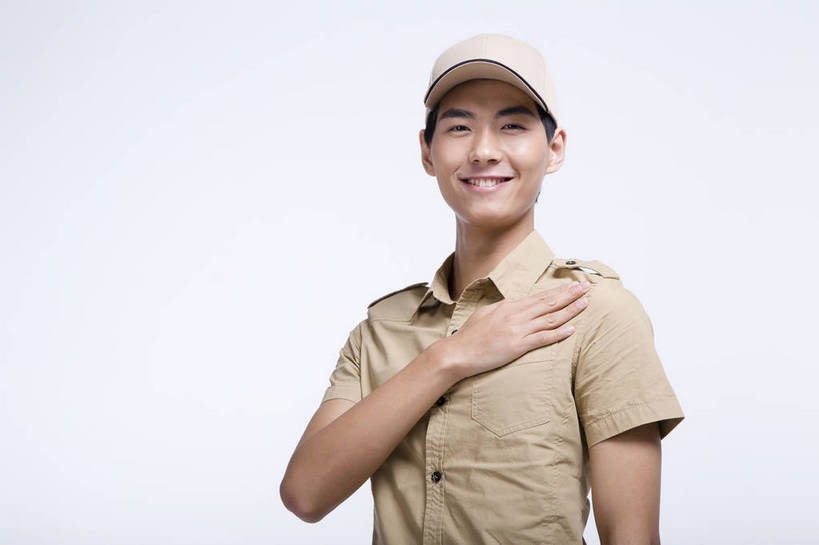 东方人,一个人,站,横图,彩色,室内,白天,抠图,白色背景,正面,工作服,北京,中国,工作,图片,职业装,手势,快递员,职业,休闲,活力,可爱,竖,摄影,青春,乐观,男人,男性,年轻男性,亚洲人,中国人,年轻人,半身,影棚拍摄,高兴,愉快,bj174