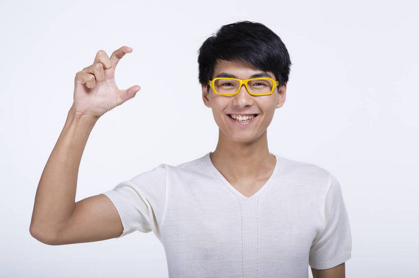 东方人,一个人,站,横图,彩色,室内,白天,抠图,白色背景,正面,时尚,北京,中国,图片,手势,休闲,休闲服,活力,可爱,摄影,生活方式,青春,戴眼镜,乐观,男人,男性,年轻男性,亚洲人,中国人,年轻人,半身,影棚拍摄,高兴,愉快,bj174