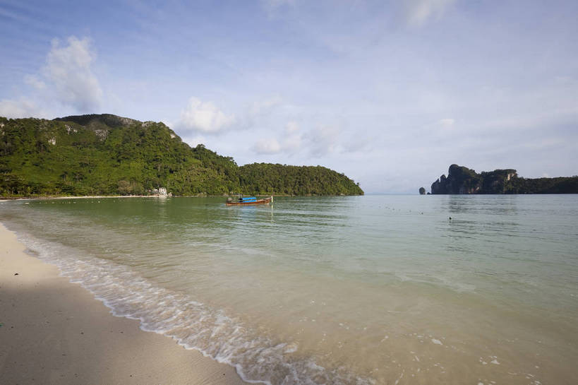 无人,横图,彩色,室外,白天,旅游,度假,美景,名胜古迹,沙滩,标志建筑,地标,建筑,船,泰国,亚洲,遗迹,图片,渔船,海平面,古迹,文物,娱乐,建设,古建筑,普吉岛,自然,海水,享受,休闲,旅游胜地,放松,摄影,东南亚,海滨,度假村,古文明,泰王国,皮皮岛,安达曼海,普吉,披披岛,海,海滩,旅行,bj174