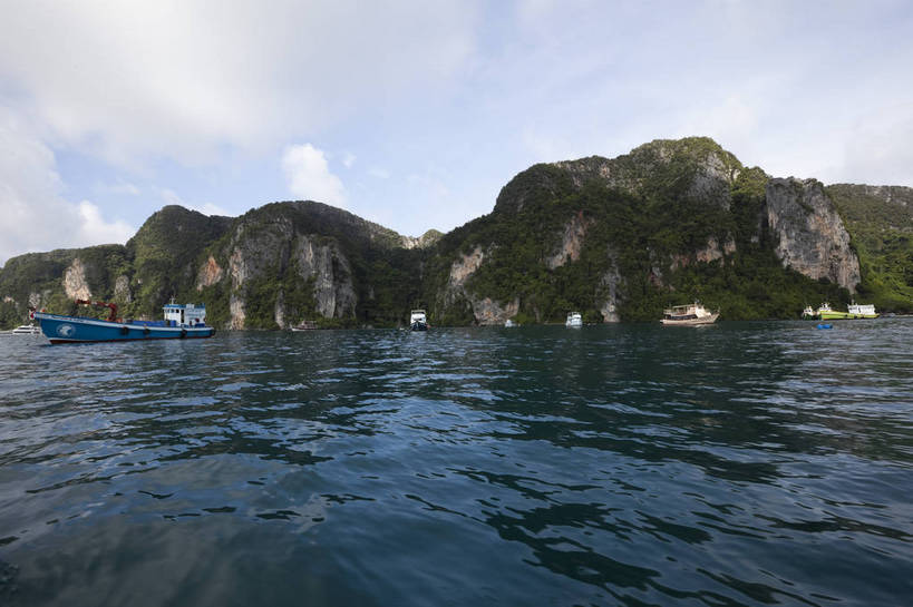 无人,横图,彩色,室外,白天,旅游,度假,美景,名胜古迹,山,标志建筑,地标,建筑,船,泰国,亚洲,遗迹,图片,海平面,古迹,文物,娱乐,建设,古建筑,普吉岛,游船,自然,海水,享受,休闲,旅游胜地,放松,摄影,东南亚,海滨,度假村,古文明,泰王国,皮皮岛,安达曼海,普吉,披披岛,海,海滩,旅行,bj174