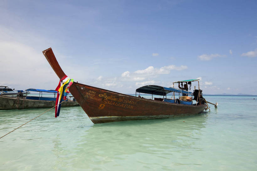 横图,彩色,室外,白天,旅游,度假,美景,名胜古迹,沙滩,标志建筑,地标,建筑,泰国,亚洲,游客,遗迹,图片,海平面,古迹,文物,娱乐,建设,古建筑,普吉岛,游船,自然,海水,享受,休闲,旅游胜地,放松,摄影,东南亚,海滨,古文明,泰王国,皮皮岛,普吉,披披岛,甲米府,海,海滩,旅行,大皮皮岛,竹子岛,bj174