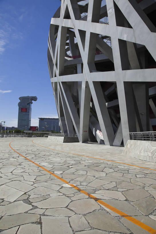 无人,公园,广场,竖图,彩色,室外,特写,白天,旅游,办公楼,城市风光,城市,大厦,建筑,北京,中国,鸟巢,图片,建筑群,辉煌,现代建筑,旅游胜地,摄影,文明,发展,国家体育场,奥运场馆,繁荣,旅行,奥林匹克公园,盘古大观,bj174
