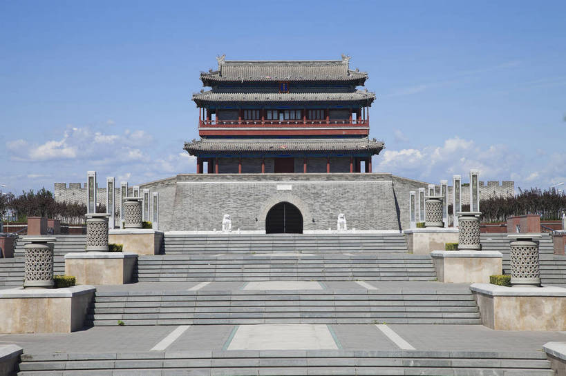 无人,广场,横图,彩色,室外,白天,旅游,度假,名胜古迹,标志建筑,地标,建筑,北京,中国,遗迹,图片,古迹,文物,娱乐,城门,建设,古建筑,享受,休闲,旅游胜地,放松,摄影,城楼,古代建筑,文明,中国文化,古文明,门楼,丰台区,旅行,永定门,bj174