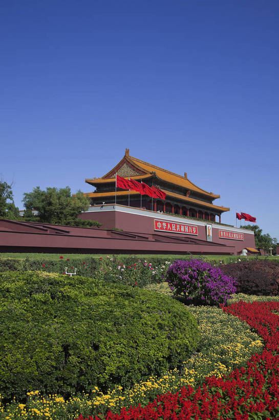 无人,故宫,天安门,广场,竖图,彩色,室外,白天,旅游,度假,名胜古迹,标志建筑,地标,建筑,北京,天安门广场,中国,遗迹,花坛,图片,建筑群,古典,古迹,文物,娱乐,建设,古建筑,享受,休闲,旅游胜地,放松,摄影,城楼,文明,中国文化,气氛,长安街,古文明,国庆节,旅行,bj174