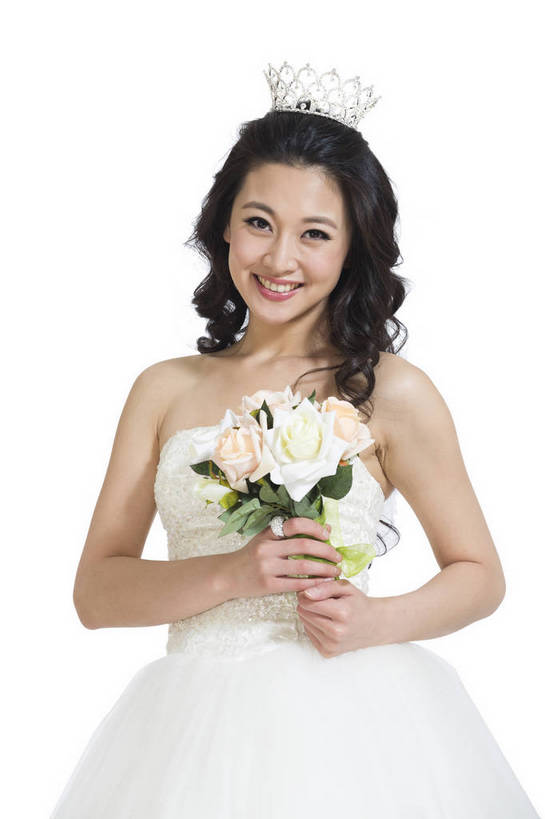 东方人,新娘,微笑,竖图,彩色,室内,白天,留白,抠图,白色背景,正面,婚纱,裙子,时尚,成功,北京,中国,仅一个人,连衣裙,正装,盛开,图片,玫瑰花,浪漫,花蕾,现代,长裙,花,花瓣,花朵,鲜花,花苞,花蕊,一束,成熟,可爱,美女,自信,摄影,生活方式,青春,优雅,花冠,乐观,年轻女性,女人,女性,亚洲人,中国人,年轻人,半身,影棚拍摄,礼服,愉快,bj174
