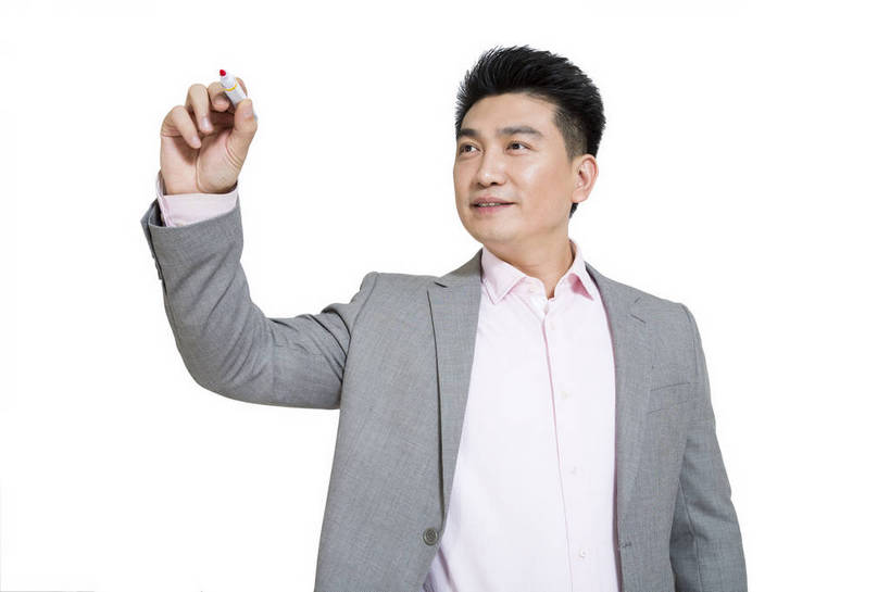 东方人,中年人,一个人,商务人士,商务男性,站,横图,彩色,室内,白天,留白,抠图,白色背景,正面,衬衫,商务,时尚,成功,北京,中国,写字,套装,正装,图片,浪漫,现代,手势,职业,成熟,自信,摄影,青春,模拟,商务装,工薪阶层,精明,男人,男性,年轻男性,亚洲人,中国人,年轻人,白领,上班族,半身,影棚拍摄,衬衣,西服,愉快,bj174