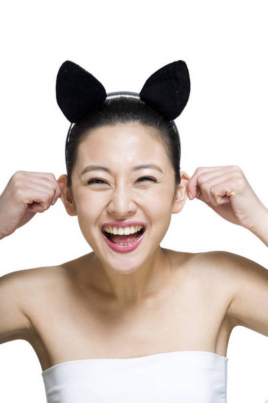 东方人,五官,脸,笑,竖图,彩色,室内,特写,白天,留白,抠图,白色背景,正面,美容,时尚,北京,中国,仅一个人,护肤,头饰,图片,休闲,表情,成熟,可爱,美女,自信,摄影,生活方式,精致,青春,优雅,兔耳朵,乐观,年轻女性,女人,女性,亚洲人,中国人,年轻人,面部,半身,影棚拍摄,愉快,bj174
