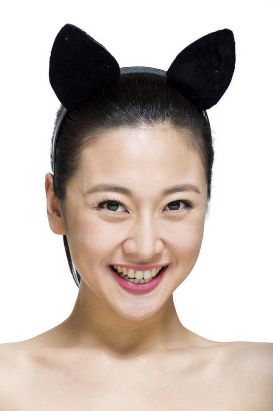 东方人,五官,脸,笑,竖图,彩色,室内,特写,白天,留白,抠图,白色背景,正面,美容,时尚,北京,中国,仅一个人,护肤,头饰,图片,休闲,表情,成熟,可爱,美女,自信,摄影,头像,生活方式,精致,青春,优雅,兔耳朵,肖像,乐观,年轻女性,女人,女性,亚洲人,中国人,年轻人,面部,影棚拍摄,愉快,bj174