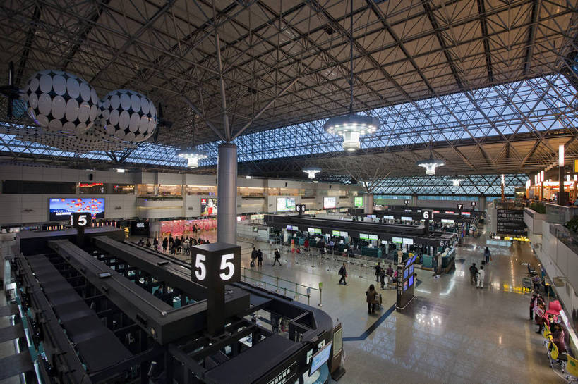 横图,彩色,室内,白天,旅游,度假,名胜古迹,标志建筑,地标,建筑,指示牌,台湾,中国,遗迹,图片,辉煌,古迹,文物,娱乐,候机厅,建设,古建筑,地标建筑,航站楼,享受,休闲,旅游胜地,放松,摄影,文明,古文明,发展,台北,繁荣,旅行,桃园机场,bj174