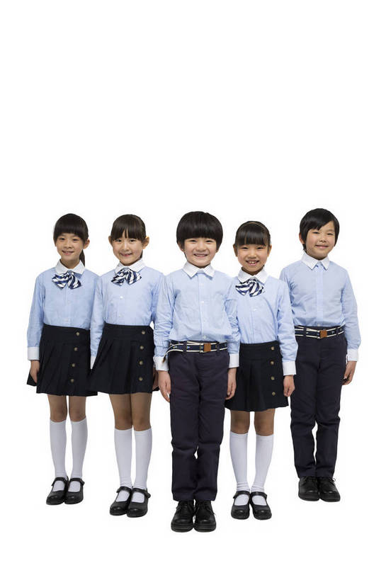 东方人,儿童,伙伴,学生,站,微笑,竖图,彩色,室内,白天,留白,抠图,白色背景,正面,快乐,友谊,幸福,北京,中国,五个人,图片,注视,小孩,小女孩,并肩,观察,看,排队,站着,休闲,同学,校服,放松,可爱,童年,童趣,摄影,成长,观看,活动,希望,好奇,察看,未来,关注,同伴,队形,乐观,天真,友情,男孩,男人,男性,女孩,女人,女性,亚洲人,中国人,孩子,站立,全身,影棚拍摄,男生,小学生,bj174