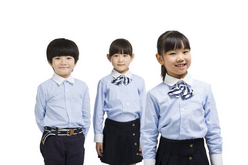 东方人,儿童,伙伴,学生,站,微笑,横图,彩色,室内,白天,留白,抠图,白色背景,正面,快乐,友谊,幸福,北京,中国,五个人,图片,小孩,小女孩,排队,站着,休闲,同学,校服,放松,可爱,童年,童趣,摄影,成长,活动,希望,好奇,未来,同伴,队形,乐观,天真,友情,男孩,男人,男性,女孩,女人,女性,亚洲人,中国人,孩子,站立,半身,影棚拍摄,男生,小学生,bj174