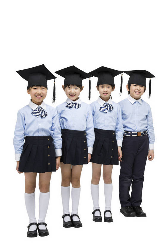 东方人,儿童,四个人,伙伴,学生,站,微笑,竖图,彩色,室内,白天,留白,抠图,白色背景,正面,快乐,友谊,幸福,北京,中国,图片,小孩,小女孩,排队,站着,休闲,同学,校服,放松,可爱,童年,童趣,摄影,成长,活动,希望,好奇,未来,博士帽,同伴,队形,乐观,天真,友情,男孩,男人,男性,女孩,女人,女性,亚洲人,中国人,孩子,站立,全身,影棚拍摄,男生,小学生,bj174