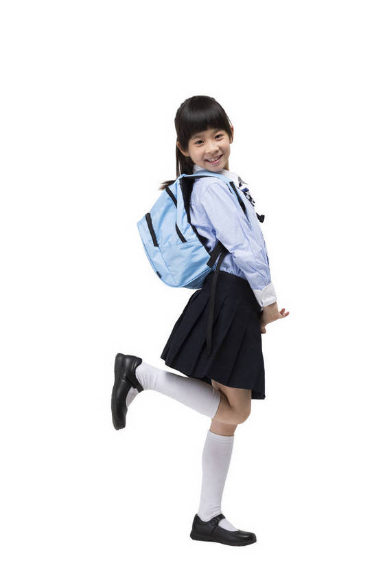 东方人,儿童,背,一个人,学生,站,竖图,彩色,室内,白天,留白,抠图,白色背景,侧面,快乐,幸福,北京,中国,包,书包,图片,小孩,背包,背着,站着,放学,校服,放松,可爱,童年,童趣,摄影,成长,希望,好奇,未来,乐观,背负,天真,男孩,男人,男性,女孩,女人,女性,亚洲人,中国人,孩子,站立,全身,影棚拍摄,双肩包,男生,女生,小学生,bj174