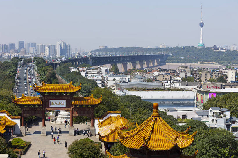 无人,横图,彩色,室外,白天,旅游,度假,名胜古迹,树林,标志建筑,地标,建筑,武汉,中国,遗迹,图片,建筑群,桥,交通,古典,古迹,文物,娱乐,建设,古建筑,现代建筑,享受,休闲,旅游胜地,放松,摄影,文明,中国文化,长江大桥,古文明,发展,湖北,黄鹤楼,繁荣,旅行,飞檐,bj174