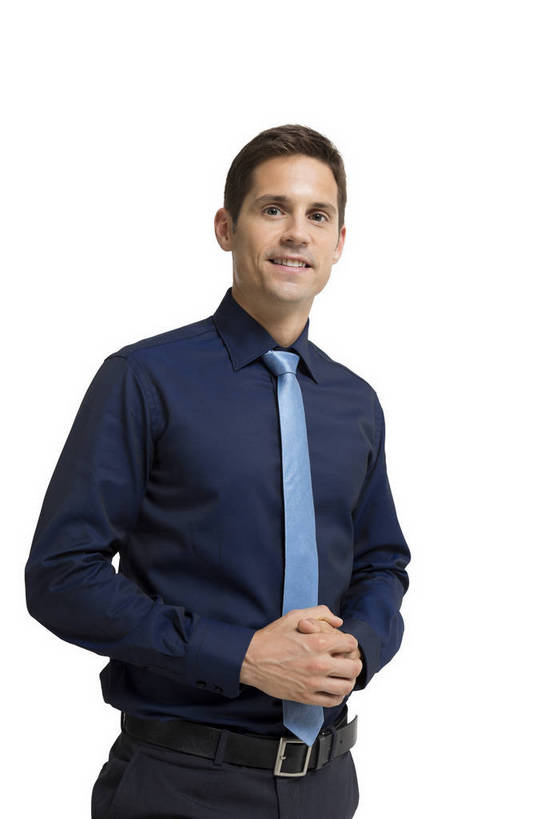 西方人,中年人,一个人,商务人士,商务男性,站,微笑,竖图,彩色,室内,白天,留白,抠图,白色背景,侧面,衬衫,时尚,信心,技术,高科技,科技,北京,欧洲,中国,欧洲人,仅一个男性,套装,正装,科学,图片,现代,自信,摄影,生活方式,科学技术,未来,成就,商务装,梦想,工薪阶层,男人,男性,年轻男性,白种人,年轻人,白领,上班族,半身,影棚拍摄,衬衣,愉快,bj174