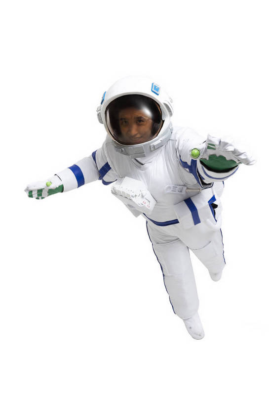 东方人,中年人,一个人,宇航员,飞行员,竖图,俯视,彩色,室内,白天,留白,抠图,白色背景,正面,探险,信心,技术,航天,高科技,科技,帽子,北京,中国,仅一个男性,戴,漫步,宇航服,科学,头盔,图片,安全帽,探索,自信,摄影,戴着,科学技术,未来,太空服,成就,航天员,梦想,太空人,男人,男性,年轻男性,亚洲人,中国人,年轻人,举手,全身,影棚拍摄,愉快,太空行走,bj174