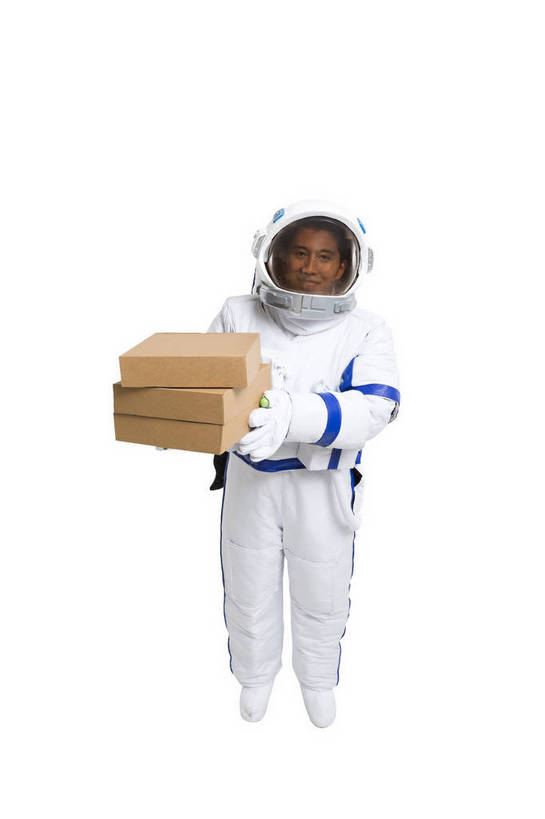 东方人,中年人,一个人,宇航员,飞行员,站,竖图,彩色,室内,白天,留白,抠图,白色背景,正面,探险,信心,技术,航天,高科技,科技,北京,中国,仅一个男性,宇航服,科学,图片,盒子,快递员,探索,自信,摄影,科学技术,未来,太空服,成就,航天员,快递,梦想,速递,太空人,男人,男性,年轻男性,亚洲人,中国人,年轻人,捧着,全身,影棚拍摄,愉快,bj174