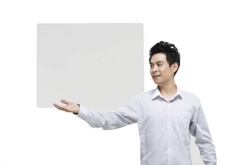 东方人,中年人,一个人,站,微笑,横图,彩色,室内,白天,留白,抠图,白色背景,正面,时尚,信心,显示器,技术,高科技,科技,北京,中国,仅一个男性,伸展,科学,屏幕,图片,休闲装,显示屏,现代,休闲,自信,迎接,摄影,生活方式,科学技术,未来,成就,液晶显示器,梦想,输出设备,男人,男性,年轻男性,亚洲人,中国人,年轻人,半身,影棚拍摄,愉快,bj174