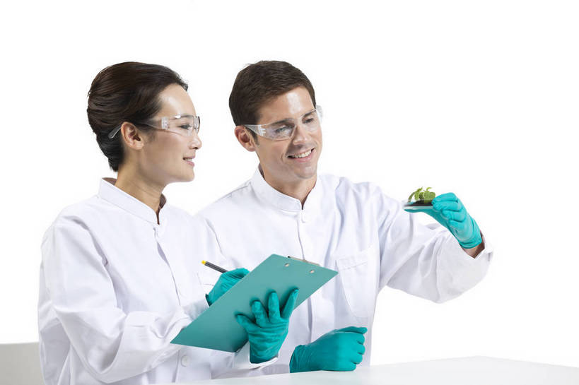 东方人,中年人,两个人,伙伴,药剂师,科学家,横图,彩色,室内,白天,抠图,白色背景,正面,侧面,友谊,成功,合作,机器,实验,研发,科技,植物,北京,中国,写,服装,研究,科学,图片,实验室,美丽,设备,衣服,白色,记录,健康,机械,成熟,活力,自信,摄影,服饰,优雅,科研,培育,衣着,白大褂,工作装,穿着,化验,检验,实验服,精明,衣饰,化学家,研讨,试验,协作,男人,男性,年轻男性,年轻女性,女人,女性,亚洲人,中国人,年轻人,科学工作者,半身,影棚拍摄,愉快,实验衣,bj174