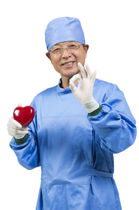 东方人,中年人,老年人,心脏,医生,医院,站,竖图,彩色,室内,白天,抠图,白色背景,正面,成功,北京,中国,仅一个人,图片,模型,医护人员,医疗人员,健康,展示,成熟,活力,自信,摄影,手术,医疗,白大褂,工作装,诊疗,手术服,精明,老年男性,男人,男性,中年男性,亚洲人,中国人,心,大夫,半身,影棚拍摄,愉快,人体模型,bj174