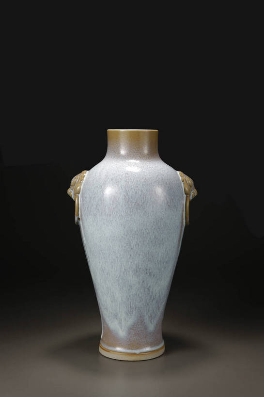 竖图,彩色,室内,白天,静物,北京,中国,风俗,瓷器,瓶,图片,陶瓷,陶瓷制品,艺术品,古典,文化,文物,传统,瓶子,工艺品,精神,摄影,古董,珍贵,黑背景,古物,文明,中国文化,珍藏,精美,古玩,古代文明,制度,影棚拍摄,保藏,收藏,传统文化,窑变釉,bj174