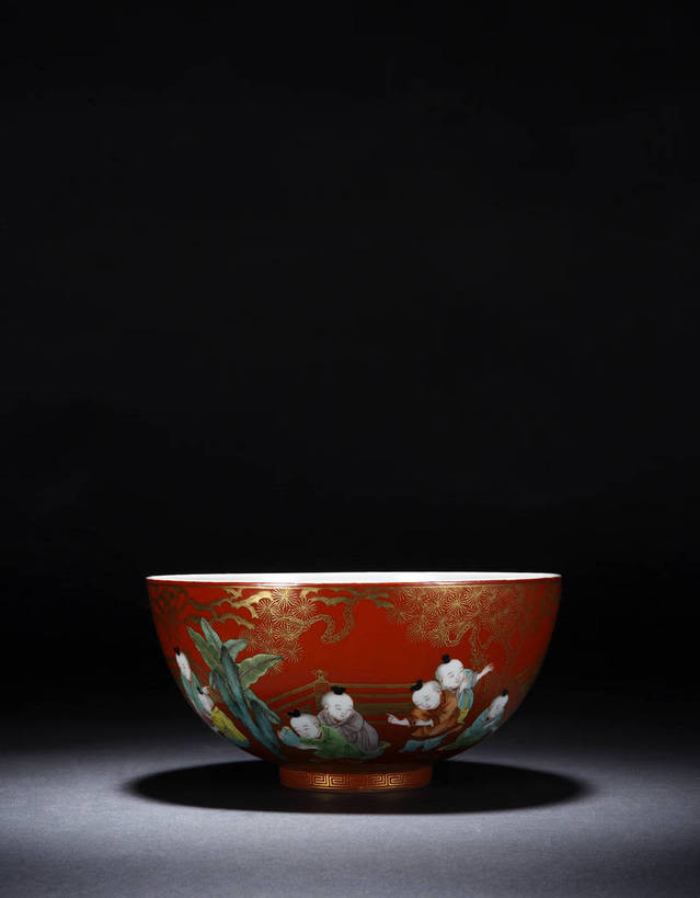 竖图,彩色,室内,白天,绘画,静物,北京,中国,花纹,风俗,纹路,彩绘,瓷器,图片,纹理,陶瓷,陶瓷制品,艺术品,古典,文化,文物,传统,容器,工艺品,碗,精神,摄影,古董,储藏,珍贵,陶艺,黑背景,古物,储存,文明,中国文化,斑纹,珍藏,精美,古玩,肌理,彩釉,古代文明,制度,画画,影棚拍摄,保藏,收藏,贮存,传统文化,红彩,bj174