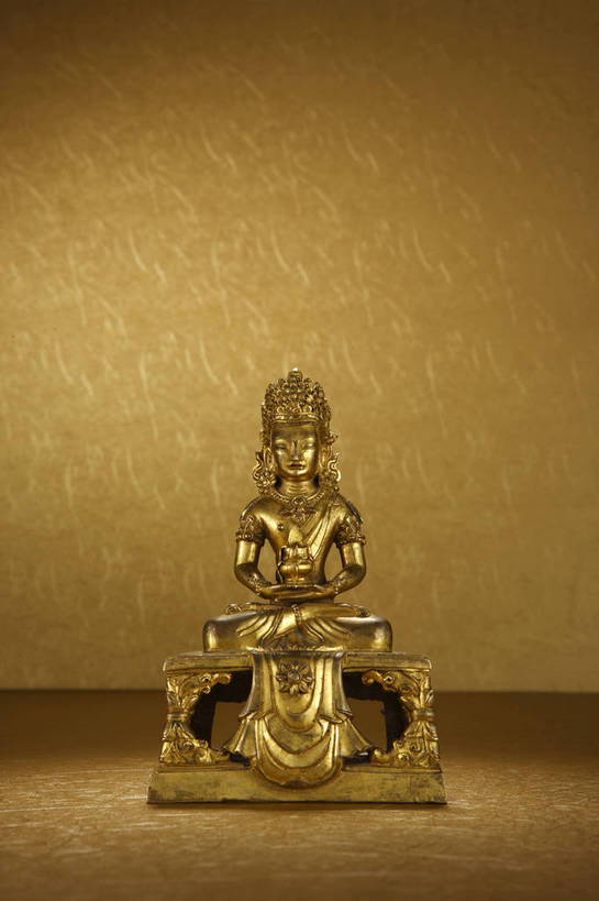 竖图,彩色,室内,白天,静物,北京,中国,黄色背景,风俗,神话,佛像,图片,艺术品,古典,文化,文物,传统,鎏金,工艺品,精神,摄影,古董,工艺,珍贵,古物,文明,中国文化,珍藏,传说,精美,古玩,菩萨,古代文明,制度,中国神话,影棚拍摄,保藏,收藏,传统文化,菩提萨埵,火镀金,bj174