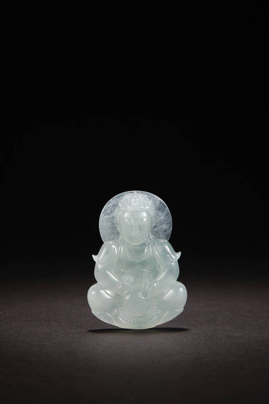 竖图,彩色,室内,白天,智慧,静物,玉,北京,中国,风俗,神话,图片,艺术品,古典,文化,文物,传统,工艺品,精神,摄影,奢侈品,观音,古董,玉器,贵重,珍贵,黑背景,古物,文明,中国文化,珍藏,传说,精美,玉石,古玩,菩萨,观音菩萨,翡翠,古代文明,宝贵,制度,慈悲,中国神话,观世音,观世音菩萨,观音大士,观自在菩萨,影棚拍摄,翠玉,翡翠玉,缅甸玉,硬玉,保藏,收藏,传统文化,bj174