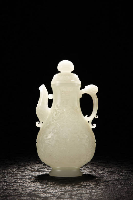 竖图,彩色,室内,白天,静物,玉,北京,中国,花纹,风俗,纹路,壶,图片,纹理,酒壶,艺术品,古典,文化,文物,传统,容器,工艺品,精神,摄影,玉雕,古董,储藏,珍贵,黑背景,古物,储存,文明,中国文化,斑纹,珍藏,精美,古玩,肌理,古代文明,制度,影棚拍摄,保藏,收藏,贮存,传统文化,执壶,注壶,注子,寿字纹,bj174