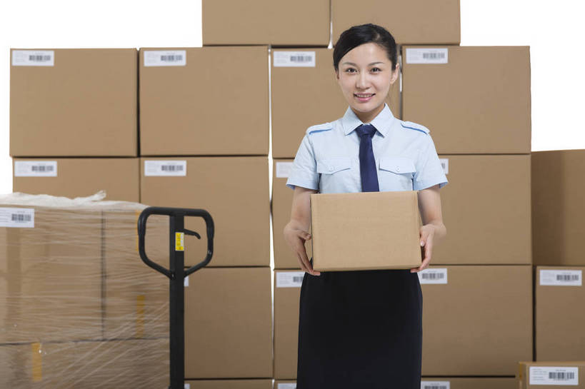 东方人,成年人,一个人,站,搬运,微笑,横图,彩色,室内,白天,留白,抠图,白色背景,工作服,裙子,制服,满意,幸福,骄傲,安全,信心,技术,科技,北京,中国,亚洲,许多,连衣裙,检查,工作,图片,推车,纸箱,防护,很多,年轻,仓库,黄种人,现代,货物,车,交通工具,行业,职业,健康,机械,工程车,活力,美女,自信,工业,管理员,摄影,堆放,储藏,保护,存储,厂房,工程,叉车,效率,储存,载具,保险,专业,检验,搬运车,单人,流转,管理人员,东亚,物流,保全,周全,安稳,安定,可靠,乐观,交通运输,搜检,责任,工作车,产业,单独,查察,查抄,检察,审查,管理,平安,认真,年轻女性,女人,女性,亚洲人,中国人,年轻人,捧着,半身,影棚拍摄,商业,平板车,贮存,仓库管理员,库管,手动液压叉车,bj174