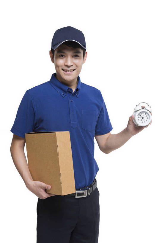 东方人,成年人,一个人,站,微笑,竖图,彩色,室内,白天,留白,抠图,白色背景,工作服,制服,满意,幸福,骄傲,安全,信心,科技,帽子,闹钟,北京,中国,亚洲,工作,时间,棒球帽,包裹,图片,邮件,纸盒,防护,年轻,速度,计时,拿着,黄种人,现代,盒子,快递员,行业,职业,健康,表,便捷,活力,自信,服务,工业,运输,摄影,保护,效率,货运,保险,专业,快递,送货,单人,东亚,物流,保全,周全,安稳,安定,可靠,乐观,责任,产业,单独,平安,认真,男人,男性,年轻男性,亚洲人,中国人,年轻人,半身,影棚拍摄,商业,服务业,递送,bj174